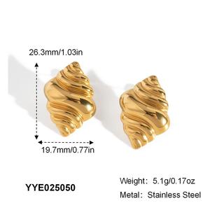 Pendientes de Botón de Concha Minimalistas y Modernos de Acero Inoxidable con Baño de Oro de 14K, Duraderos y Resistentes al Deslustre, para Mujer, Ideales para Fiestas - Product Image 5