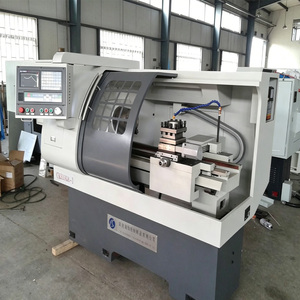 เครื่องกลึงซีเอ็นซีแนวนอน 3 แกน ควบคุมด้วยระบบ FANUC แกนหมุนเดี่ยว ความยาวชิ้นงาน 2000 มม. สำหรับงานขนาดกลาง ความแม่นยำสูง - Product Image 1