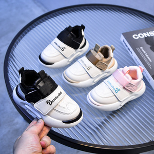 รองเท้ากีฬาลำลองกำมะหยี่สำหรับเด็ก, ฤดูใบไม้ร่วงฤดูหนาว2025มีพื้นผิวเป็นหนังรองเท้าสองชั้นดีไซน์ของเด็กผู้หญิงใหม่ - Product Image 3