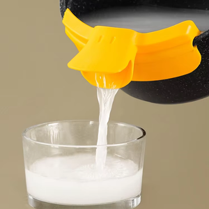 Utensilios TPR antiderrames para vertedor de sopa, desviador de borde redondo y colador de pico de pato líquido, utensilios de cocina - Product Image 1