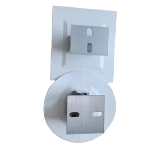 Installation de panneaux solaires sur toits plats en TPO soudés à l'air chaud, système de montage photovoltaïque avec clip en aluminium - Product Image 1