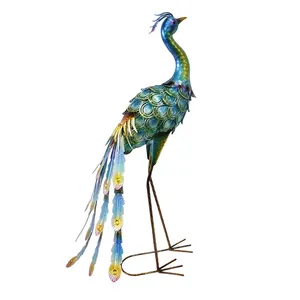 تمثالات واقفة من الذهب على شكل طاووس للحدائق مجسمات للحيوانات الجميلة في الفناء الخلفي للحدائق