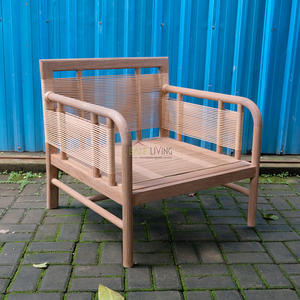 Découvrez l'élégance intemporelle avec la chaise de jardin Westwood, un magnifique meuble en teck alliant durabilité. - Product Image 5