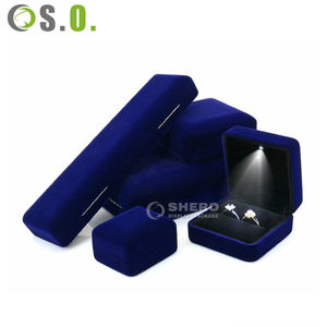 Caja de Almacenamiento de Joyería de Cuero PU con Logotipo Personalizado de Fábrica, Caja de Embalaje de Lujo para Anillos, Pulseras y Colgantes, Elegante Caja de Joyería - Product Image 6