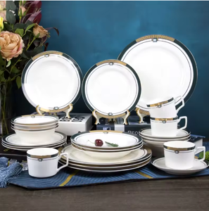 Service de table en porcelaine de qualité supérieure, <span class=keywords><strong>prix</strong></span> <span class=keywords><strong>bas</strong></span>, directement de l'usine, design élégant en or brillant vert foncé, <span class=keywords><strong>vaisselle</strong></span> raffinée - Product Image 2