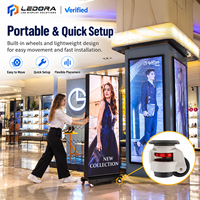 Support mobile sans fil Plug and Play P2.5 3840Hz avec roulettes pour menu alimentaire de restaurant, kiosque publicitaire LED pliable