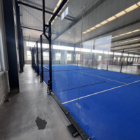 Terrain de padel en gazon artificiel super panoramique PEDI, un terrain de sport de luxe pour le tennis et le futsal