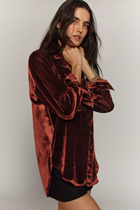 Produttore di abbigliamento personalizzato camicette da <span class=keywords><strong>donna</strong></span> di alta qualità alla moda con colletto abbottonato a maniche lunghe <span class=keywords><strong>in</strong></span> <span class=keywords><strong>velluto</strong></span> semplice - Product Image 3