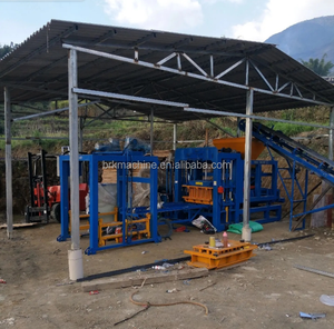 Machine à blocs creux en béton hydraulique électrique entièrement automatique BRK QT4-15, contrôle PLC, pavé coloré, garantie 1 an - Product Image 3