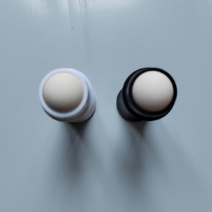 Strumento per la Cura della Pelle KKS, Rullo Assorbente Olio per Pulizia dei Pori, Rullo in Pietra Vulcanica Revlon per il Viso - Product Image 4