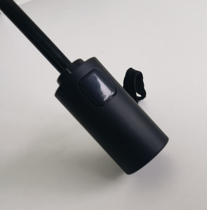 ร่มพับอัตโนมัติ 3 ตอนพร้อมไฟ LED: กลไกเปิด/ปิดอัตโนมัติ กันลมและป้องกันรังสียูวี - ขนาดพกพา <span class=keywords><strong>21</strong></span> นิ้ว - Product Image 5