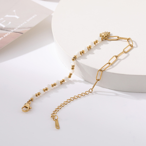 Venta al por mayor de joyería de moda INS pulsera chapada en oro joyería de acero inoxidable mujeres pulsera chapada en oro - Product Image 1