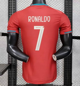 Футболка высокого качества, версия для игроков, с именем и номером Роналду (Португалия), с возможностью индивидуальной настройки. - Product Image 2