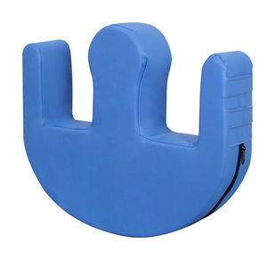 Alfombrilla Giratoria en Forma de U Medco de 45x40cm, Posicionador Ergonómico para Piernas, Cuidado en el Hogar - Product Image 2
