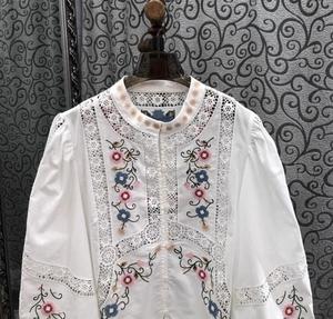 Camicetta da <span class=keywords><strong>donna</strong></span> di alta qualità 2025 primavera camicetta bianca <span class=keywords><strong>gialla</strong></span> da <span class=keywords><strong>donna</strong></span> con ricamo a manica lunga in pizzo camicetta in lino di cotone - Product Image 4