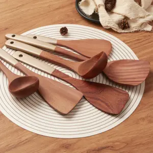 Stock antiaderente in legno naturale Set di utensili da cucina Teak legno a buon mercato all'ingrosso utensili da cucina Set