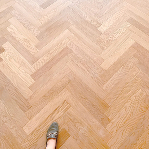 Planches <span class=keywords><strong>de</strong></span> <span class=keywords><strong>vinyle</strong></span> en PVC à pose rapide, imitation chêne clair, style chevron <span class=keywords><strong>collé</strong></span>, carreaux <span class=keywords><strong>de</strong></span> <span class=keywords><strong>vinyle</strong></span> en PVC plastique, sol à dos sec - Product Image 1