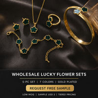 Ensemble de bijoux 5 pièces motif trèfle porte-bonheur plaqué or, comprenant bracelet, collier, bague et boucles d'oreilles pour femme, vente en gros
