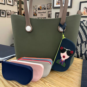 Bolso con asa para gafas duradero e impermeable de nuevo diseño con cierre de cremallera Bolso práctico para la vida diaria - Product Image 2