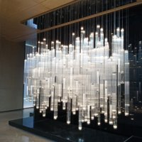 Lampes suspendues de couloir d'hôtel LED blanches neutres de qualité supérieure, lustres en verre personnalisés pour salle de banquet