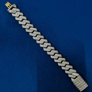 Pulsera Cubana Hip Hop Completamente Engastada con Diamantes Moissanite VVS de 18MM, Chapada en Oro sobre Plata de Ley 925, con Certificado GRA - Product Image 2