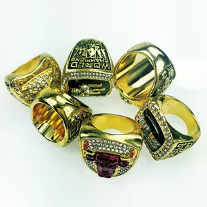 Diferentes estilos de anillos de campeonato de toros, anillos de campeonato de baloncesto y anillos personalizados al por mayor