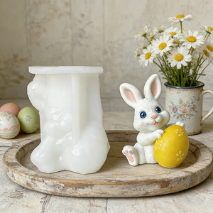 Moule à bougie en silicone créatif en forme de lapin de Pâques - Outil de bricolage pour bougies d'aromathérapie, ornements en plâtre et décoration de gâteaux - Product Image 1