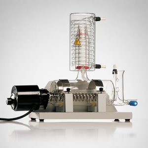 Unité de distillation simple en verre borosilicate de laboratoire avec chauffage métallique et contrôle thermostatique de la température pour eau de haute pureté - Product Image 1