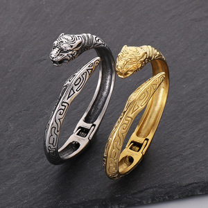CY Unique - Ensemble de 4 bijoux en acier inoxydable de style chinois avec tête de tigre - Ensemble de bagues créatives pour hommes - Signe du zodiaque - Hip-Hop - Tigre - Product Image 4