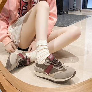 JCF220 nouveaux styles de chaussures de course respirantes à fond épais chaussures décontractées de style marche pour femmes - Product Image 3