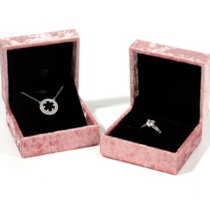 High Quality Vintage Chinese Rectangle Floral Pattern Luxury Velvet Jewelry Box Pink Charms for Rings <b>Earrings</b> Necklaces - Product Image 5