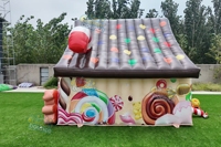 Tente gonflable de Noël en forme de maison de pain d'épices, Grotte gonflable du Père Noël, Maison de bonbons avec bonhomme de pain d'épices, Maison gonflable de Noël