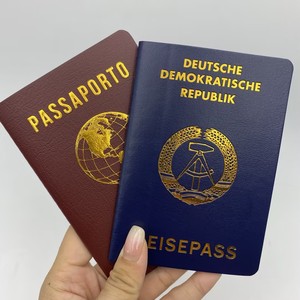 Carnet de passeport personnalisé pour activités de camp d'été pour enfants, cadeau sur mesure avec couverture rigide en cuir – Vente en gros - Product Image 1