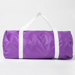 Logo d'équipe promotionnel personnalisé Baril économie 210D Polyester pliable en nylon léger voyage Gym fourre-tout sport sac polochon - Product Image 5