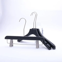 Présentoir de vêtements de marque Cintre en bois de luxe économisant de l'espace Cintres pour pantalons et jupes à long cou avec clip