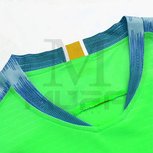 Uniforme de fútbol Unisex personalizado de alta calidad, ropa de fútbol de poliéster transpirable de secado rápido para entrenamiento juvenil con impresión de nombre - Product Image 6