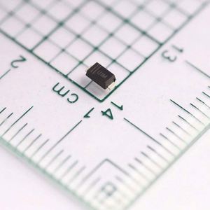 new & original DHE1M SOD-123FL Diodes Ultra Fast Recovery Diodes 1A 1.7V 1KV 75ns - Product Image 1