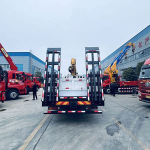Grúa Montada en Camión Chengli de Ocho Ruedas Traseras con Pluma Recta de 4 Secciones y 12 Toneladas para Operaciones de Carga Pesada en Puertos Logísticos - Product Image 4