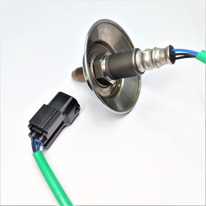 Sensor de Oxígeno Suzuki 18213-78K00 para Repuesto de Convertidor Catalítico de Tres Vías - Product Image 1