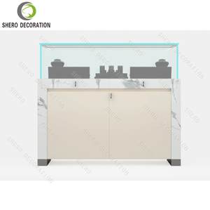 Conception de comptoir de magasin de bijoux en verre personnalisé, vitrine d'exposition de bijoux, comptoir d'exposition de bijoux avec éclairage - Product Image 2