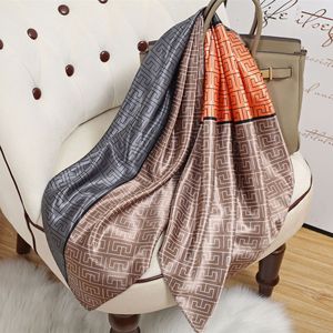 Foulard carré <span class=keywords><strong>de</strong></span> <span class=keywords><strong>luxe</strong></span> en soie 90x90cm <span class=keywords><strong>pour</strong></span> <span class=keywords><strong>femme</strong></span>, motif floral élégant, foulard carré en satin <span class=keywords><strong>de</strong></span> créateur, toucher soyeux, imitation soie, OEM/ODM - Product Image 3