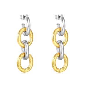 Bijoux tendance pour femmes en acier inoxydable plaqué or 18 carats, trois anneaux circulaires, pendentif rond de couleur mélangée, boucles d'oreilles pendantes - Product Image 1