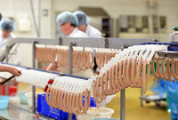 Machine à farcir les saucisses automatique industrielle multifonctionnelle en acier inoxydable SUS304 pour usage commercial
