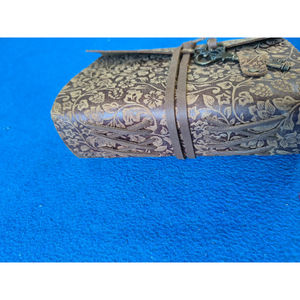 Nouveau carnet organisateur en cuir véritable fait main, best-seller, avec motif Terre Mère en relief, carnet de croquis, cadeau pour la Journée de la Terre - Product Image 3