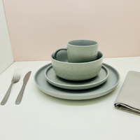Service de table en céramique de luxe moderne |   Ensemble de 4 assiettes et bols gris |   Utilisation en hôtel et restaurant, compatible micro-ondes, résistant à la chaleur
