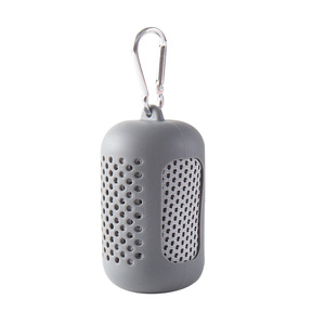 도매 경량 속건 스포츠 쿨링 타월 맞춤형 인쇄 디자인 흡수성 폴리에스터 실리콘 케이스 미니 타월 - Product Image 4