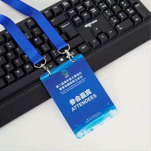 Cordón de PVC transparente personalizado al por mayor con impresión a todo color, diseño de tarjeta de membresía VIP, tarjeta de visita, tarjeta magnética y tarjeta de acceso. - Product Image 1