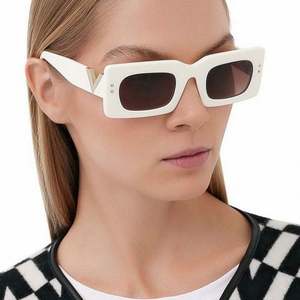 Gafas de Sol Cuadradas Vintage de Moda 2022 al por Mayor, Gafas de Sol Rectangulares Blancas para Mujer - Product Image 2