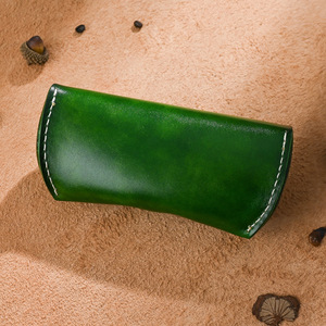 Étui à lunettes rétro fait main Andong, sac banane en cuir de vachette, sac à boucle magnétique en cuir véritable tanné végétal - Product Image 3