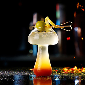 Design unique 250ml verre à cocktail en forme de <span class=keywords><strong>champignon</strong></span> <span class=keywords><strong>tasse</strong></span> en verre Bar fête verre créatif jus boisson froide <span class=keywords><strong>tasse</strong></span> - Product Image 3